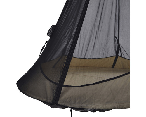Detailansicht eines Hängezeltes mit Moskitonetz