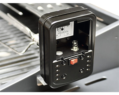 Nahaufnahme des Batteriefachs eines Grillgeräts