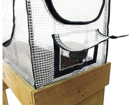 Jardinière surélevée avec film de protection transparent et système d''irrigation