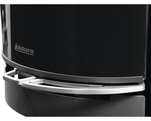 Détail d''un poêle à bois Aduro avec poignée