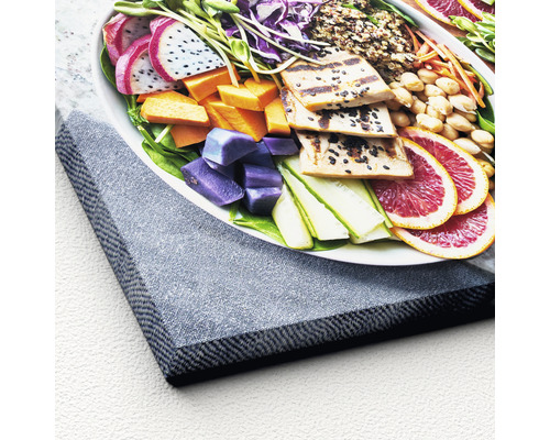 Leinwandbild eines Tellers mit verschiedenen Zutaten wie Tofu, Gemüse und Obst