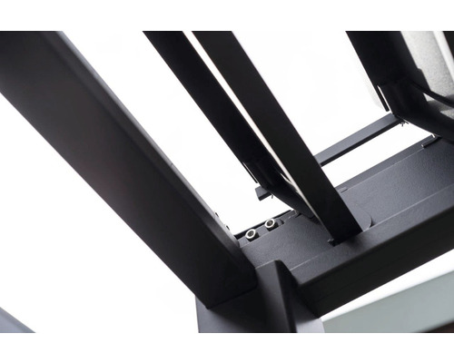 Vue détaillée d''une pergola avec structure métallique et assemblages vissés