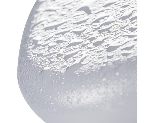 Nahaufnahme von Kondenswasser auf einer Oberfläche