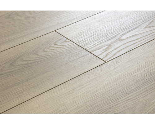 Detailaufnahme eines Laminatbodens mit Holzstruktur