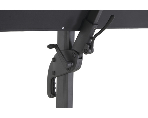 Vue détaillée d''un parasol avec mécanisme à manivelle pour le fonctionnement