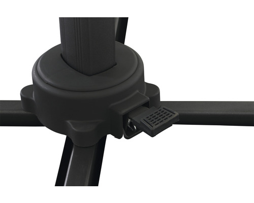 Vue détaillée d''un levier de blocage sur un pied de parasol