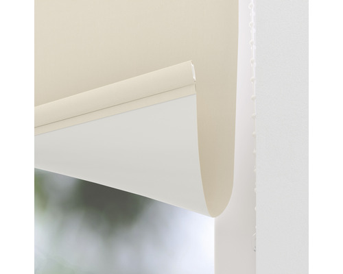 Vue détaillée d''un store en position abaissée