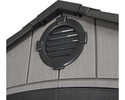 Vue détaillée d''une ventilation de cabanon de jardin avec des lamelles