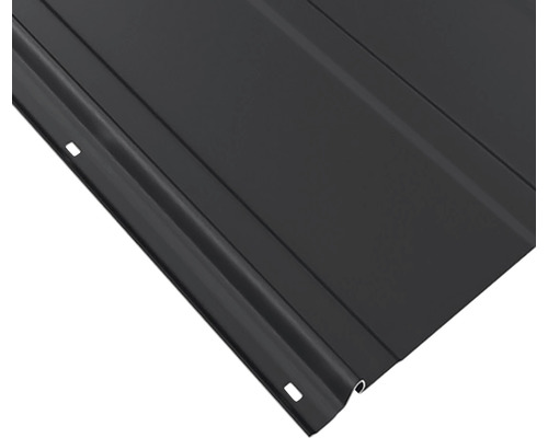 Nahaufnahme einer schwarzen Profilblechplatte.