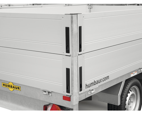 Vue détaillée d''une remorque Humbaur avec paroi latérale en aluminium