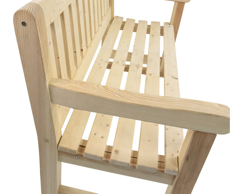 Vue détaillée d''un banc de jardin en bois avec accoudoir