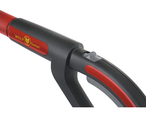 Vue détaillée d''un manche d''outil avec le logo Wolf Garten.