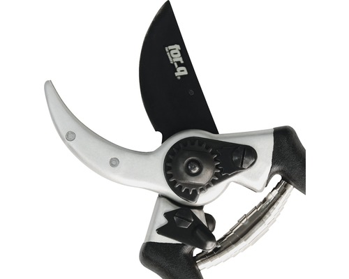 Sécateur avec lame noire et tête argentée.