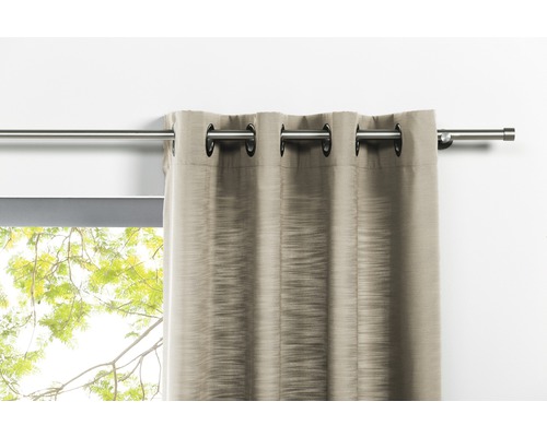 Vorhang mit Ösen an Vorhangstange