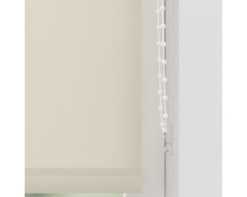 Stores enrouleurs beiges avec chaînette de commande