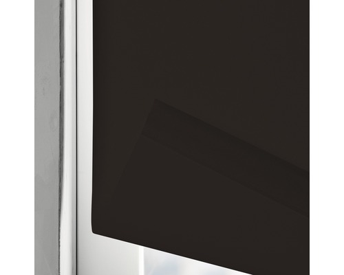 Detailansicht eines Rollos am Fenster