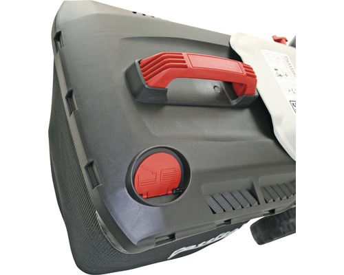 Grasfangkorb eines Rasenmähers mit Griff und Füllstandsanzeige