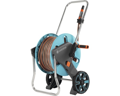 Gartenschlauchwagen mit Schlauch und Spritze