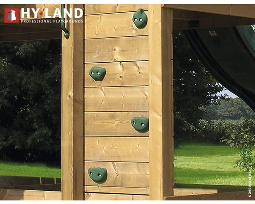 Mur d''escalade en bois avec prises d''escalade pour aire de jeux