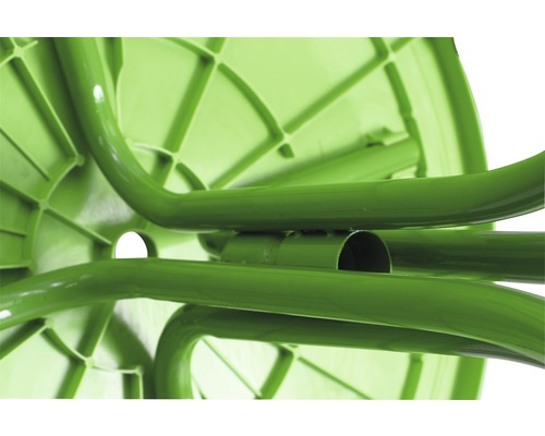 Detailansicht der Unterseite eines Hockers mit Metallbeinen