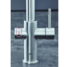 Küchenarmatur mit Heißwasserfunktion und Grohe Logo