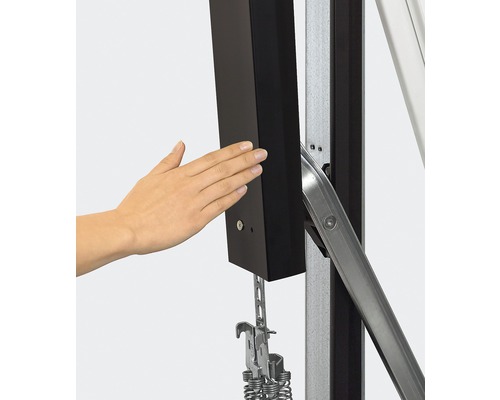Detailansicht Garagentorantrieb mit Hand