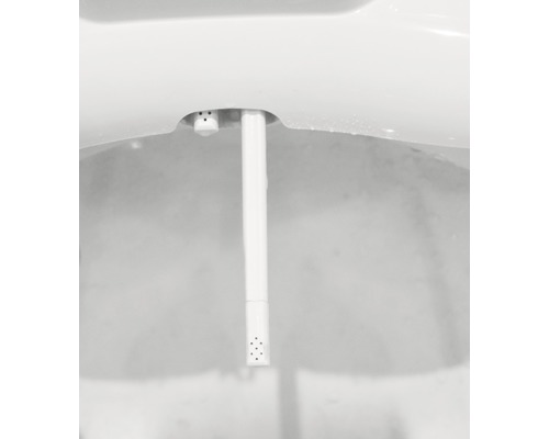 Gros plan d''une buse de bidet dans des toilettes