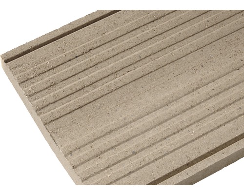 Bordure de béton avec rainures