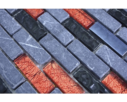 Mosaïque en pierre et verre en détail