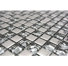 Gros plan de carreaux de mosaïque en verre et métal