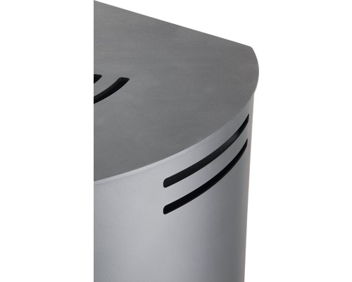 Detailansicht eines grauen Heizlüfters mit Lüftungsschlitzen