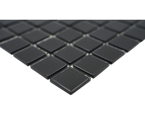 Mosaïque en verre avec pierres carrées