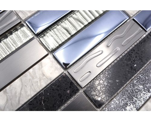 Mosaïque avec différents matériaux et textures de surface.