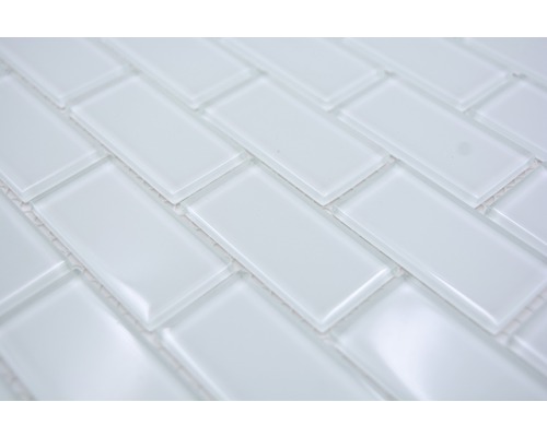 Carreaux de mosaïque de verre rectangulaires en détail