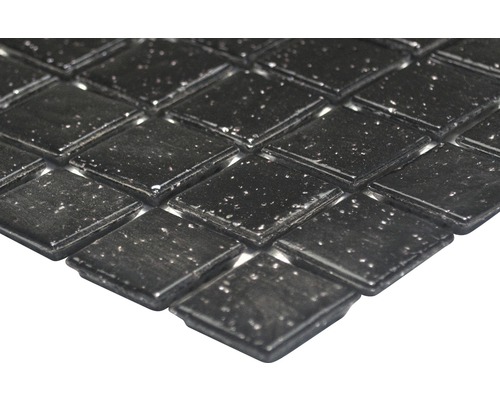 Quadratische Mosaikfliesen aus Glas