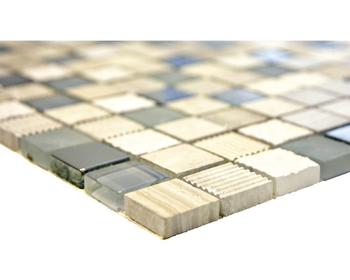 Mosaïque avec différents matériaux