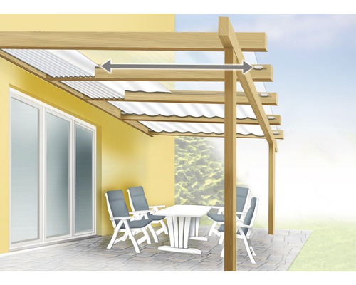 Terrasse avec toit en bois et plaques ondulées