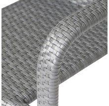 Gros plan d''une chaise en rotin