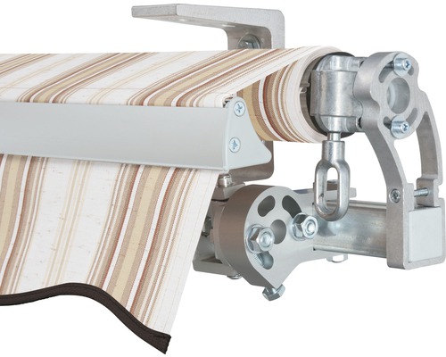 Vue détaillée d''un store banne à bras articulés avec un tissu rayé et une structure argentée