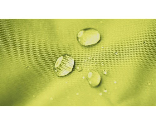 Gros plan de gouttes d''eau sur un tissu hydrofuge