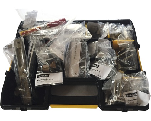 Boîte à outils avec divers outils et accessoires