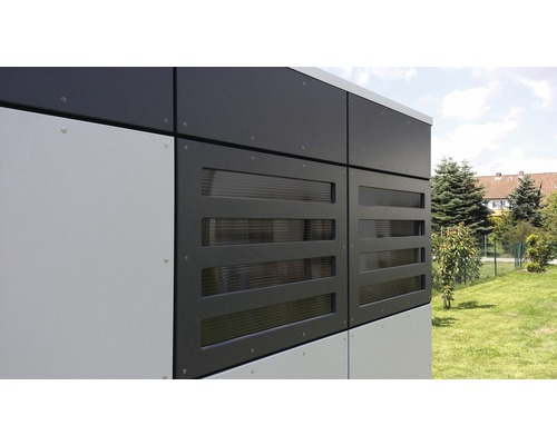 Paroi de cabane de jardin avec éléments de fenêtre