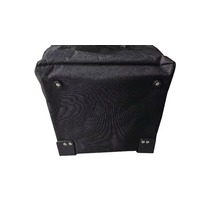 Unterseite einer Werkzeugtasche mit verstärkten Füßen