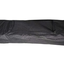 Schwarze Aufbewahrungstasche aus Stoff im Detail