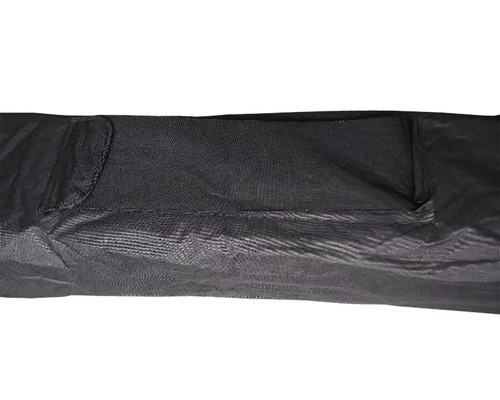 Schwarze Aufbewahrungstasche aus Stoff im Detail