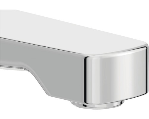 Detailaufnahme eines verchromten Wasserhahnauslaufs