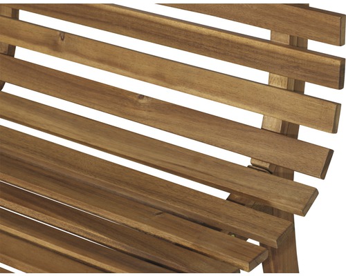 Detailansicht einer Gartenbank aus Holz