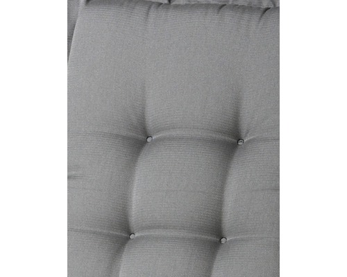 Detailansicht eines gesteppten Kissens