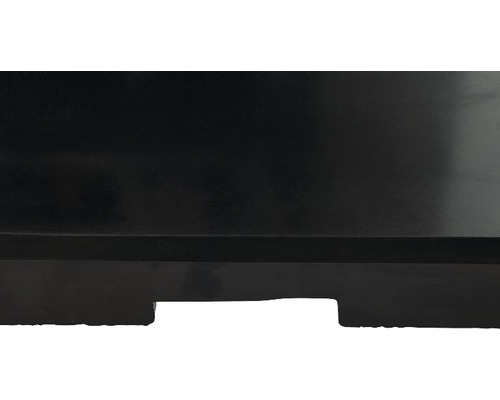 Jardinière noire en plastique