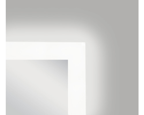 Detailaufnahme eines weißen Bilderrahmens